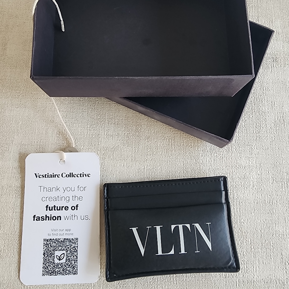 Authentic Valentino Garavani Cardholder